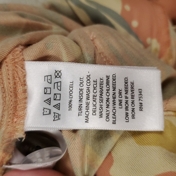 Cynthia Rowley Tropical Floral Retro Print Lyocell Shorts 10 - Picture 4 of 8